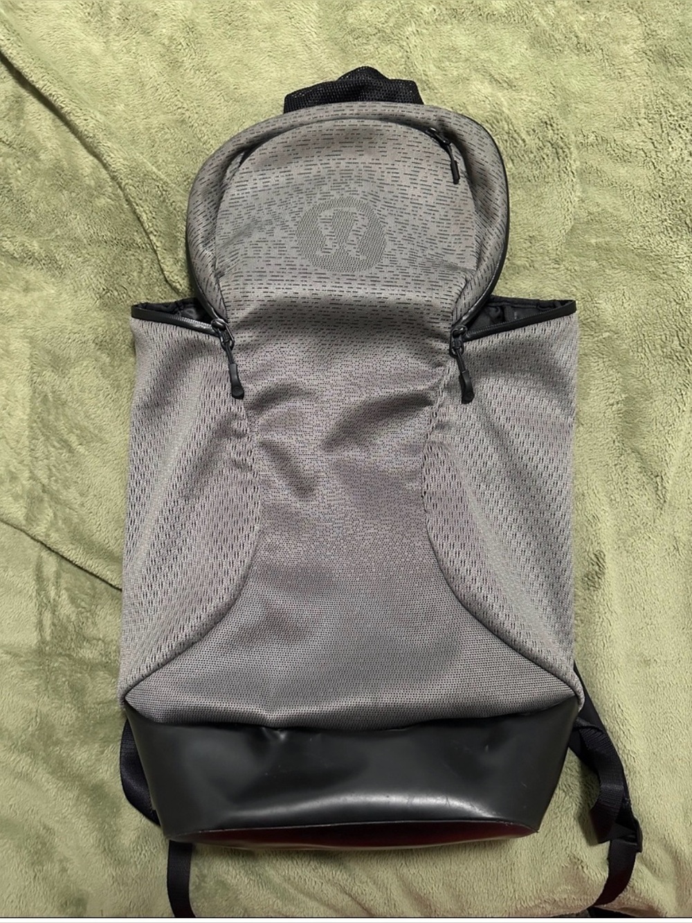 lululemon athletica Gray and Black Men’s Backpack